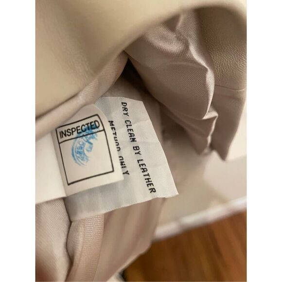 New Pamela McCoy collection quilted leather sleeveless vest size medium - Picture 10 of 11